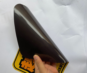 Magnetinis lipdukas automobiliui – pritaikytas dizainas, magnetinė medžiaga, montavimas magnetine pasta, tinka geležies paviršiams