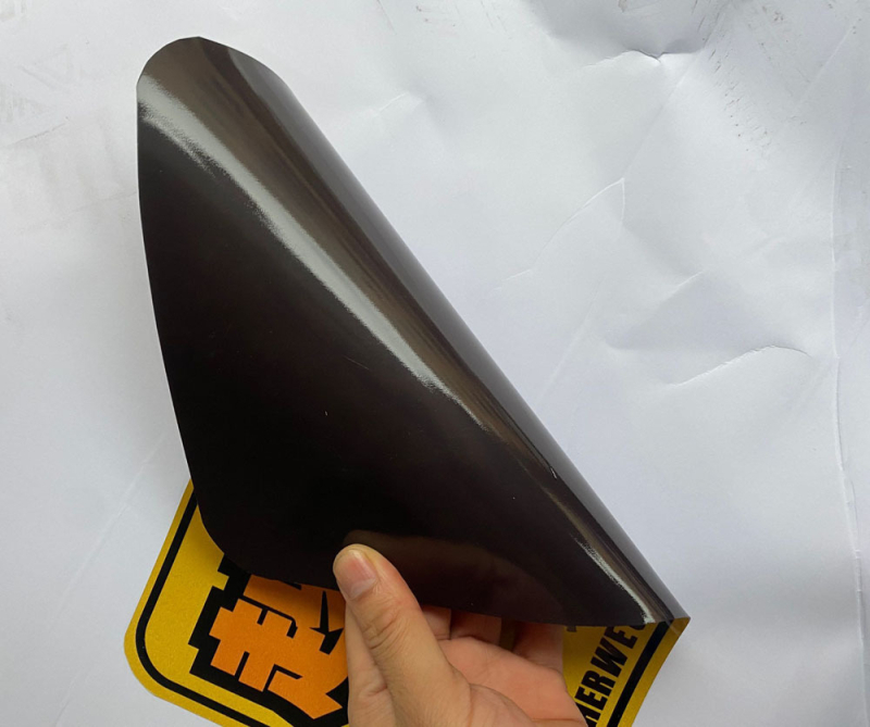 Μαγνητικό αυτοκόλλητο αυτοκινήτου – προσαρμόσιμο σχέδιο, μαγνητικό υλικό, εγκατάσταση με μαγνητική πάστα, κατάλληλο για σιδερένιες επιφάνειες