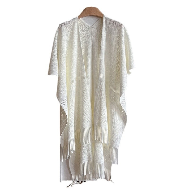 Πλεγμένη εσάρπα-μαντό με διακοσμητικά κρόσια, ύφασμα αντί κασμίρ (βαμβάκι-πολυεστέρας ανάμειξη), χειμερινή ζεστασιά, μινιμαλιστικό στυλ