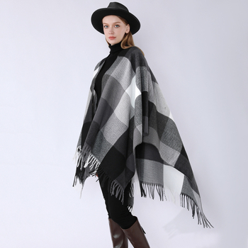 Unisex κασκόλ-μανδύας με πλέγμα σχέδιο και φούντες, πολυεστέρας, ζεστός για τον χειμώνα, την άνοιξη και το φθινόπωρο