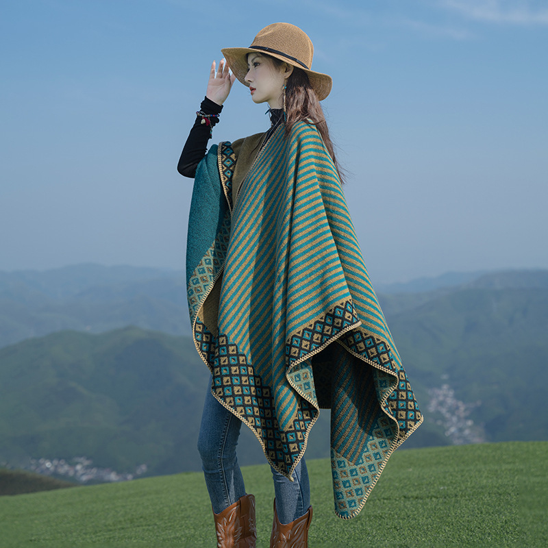 Γυναικεία πλεκτή κάπα-μανδύας σε ρετρό εθνοτικό στυλ, βαμβάκι, όλες οι εποχές