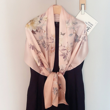 Μακρύ μεταξωτό φουλάρι με σατινέ ύφανση, 100% μετάξι, λογοτεχνικό ρετρό στυλ, μεσαίο μήκος