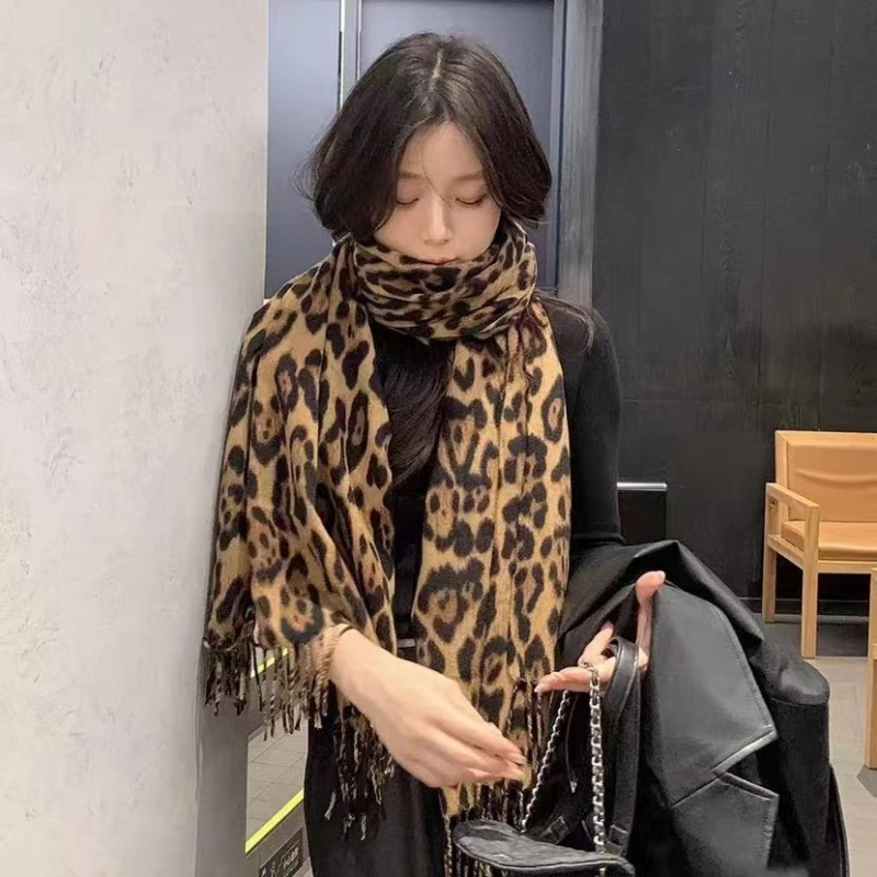 Saufuo Αναδιπλούμενο φουλάρι λεοπάρ με κρόσσια, πολυεστέρας Jacquard, ζεστός για τον χειμώνα