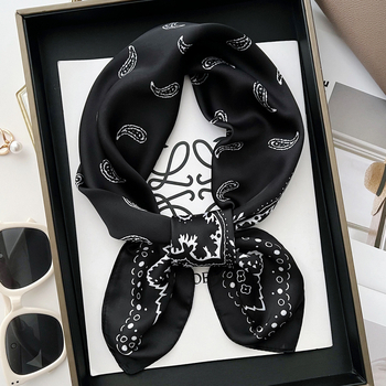 Τετράγωνο φουλάρι με ευέλικτο, μινιμαλιστικό και κομψό σχέδιο, πολυεστερικό ύφασμα για την άνοιξη