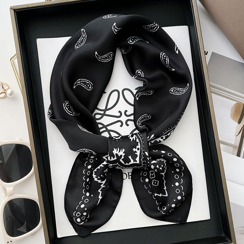 Τετράγωνο φουλάρι με ευέλικτο, μινιμαλιστικό και κομψό σχέδιο, πολυεστερικό ύφασμα για την άνοιξη