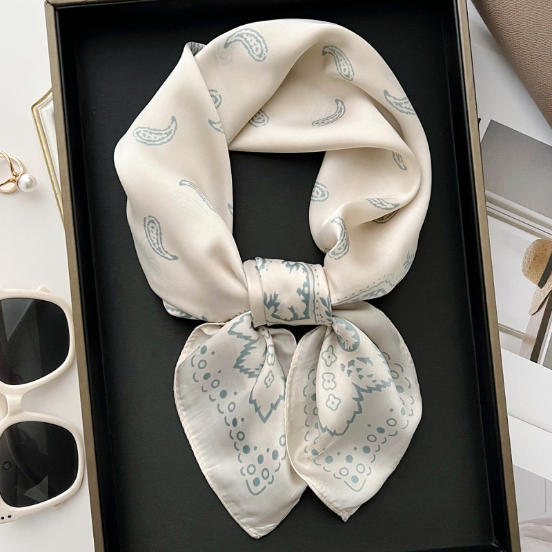 Τετράγωνο φουλάρι με ευέλικτο, μινιμαλιστικό και κομψό σχέδιο, πολυεστερικό ύφασμα για την άνοιξη