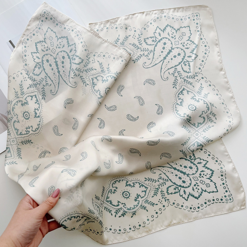 Τετράγωνο φουλάρι με ευέλικτο, μινιμαλιστικό και κομψό σχέδιο, πολυεστερικό ύφασμα για την άνοιξη