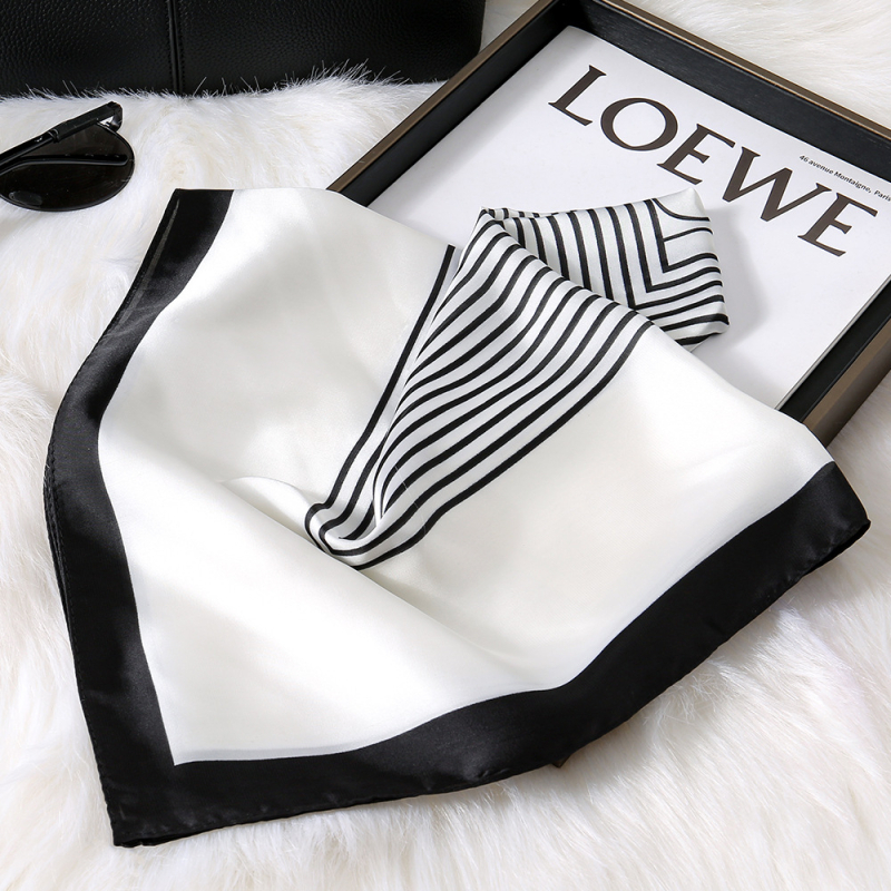 Τετράγωνο φουλάρι από πολυεστέρα με ριγέ μοτίβο, ύφανση Twill, καλοκαιρινό στυλ