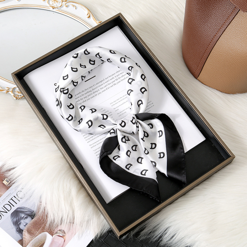 Τετράγωνο φουλάρι από πολυεστέρα με ριγέ μοτίβο, ύφανση Twill, καλοκαιρινό στυλ