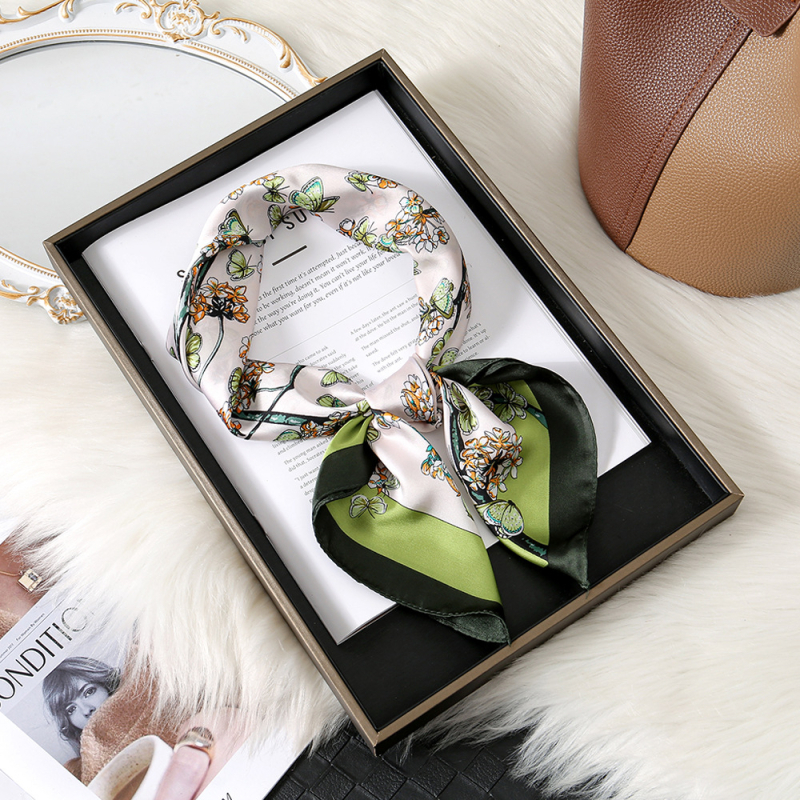 Τετράγωνο φουλάρι από πολυεστέρα με ριγέ μοτίβο, ύφανση Twill, καλοκαιρινό στυλ