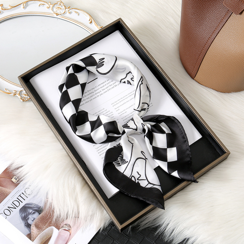 Τετράγωνο φουλάρι από πολυεστέρα με ριγέ μοτίβο, ύφανση Twill, καλοκαιρινό στυλ