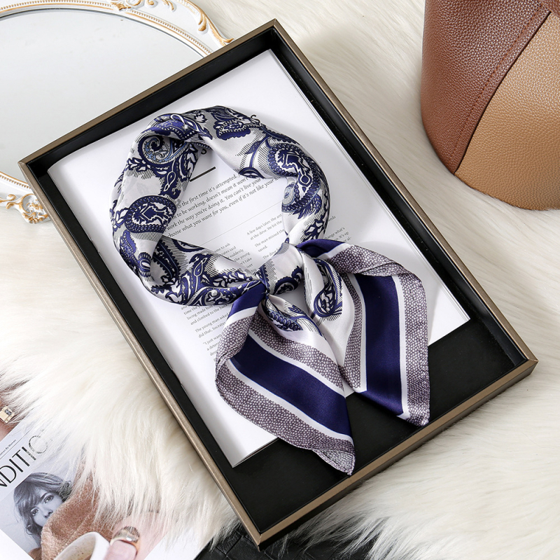 Τετράγωνο φουλάρι από πολυεστέρα με ριγέ μοτίβο, ύφανση Twill, καλοκαιρινό στυλ