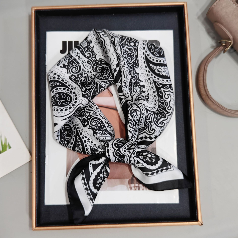 Slavenību iedvesots Paisley kvadrāts šalle ar leoparda rakstu un matu saišu aksesuāru (Poliesteris • crepe audums • vasara • pavasaris 2025)