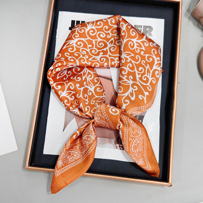 Slavenību iedvesots Paisley kvadrāts šalle ar leoparda rakstu un matu saišu aksesuāru (Poliesteris • crepe audums • vasara • pavasaris 2025)