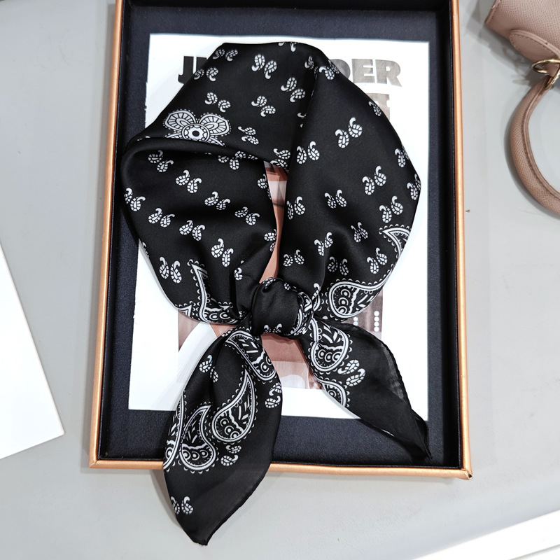 Slavenību iedvesots Paisley kvadrāts šalle ar leoparda rakstu un matu saišu aksesuāru (Poliesteris • crepe audums • vasara • pavasaris 2025)