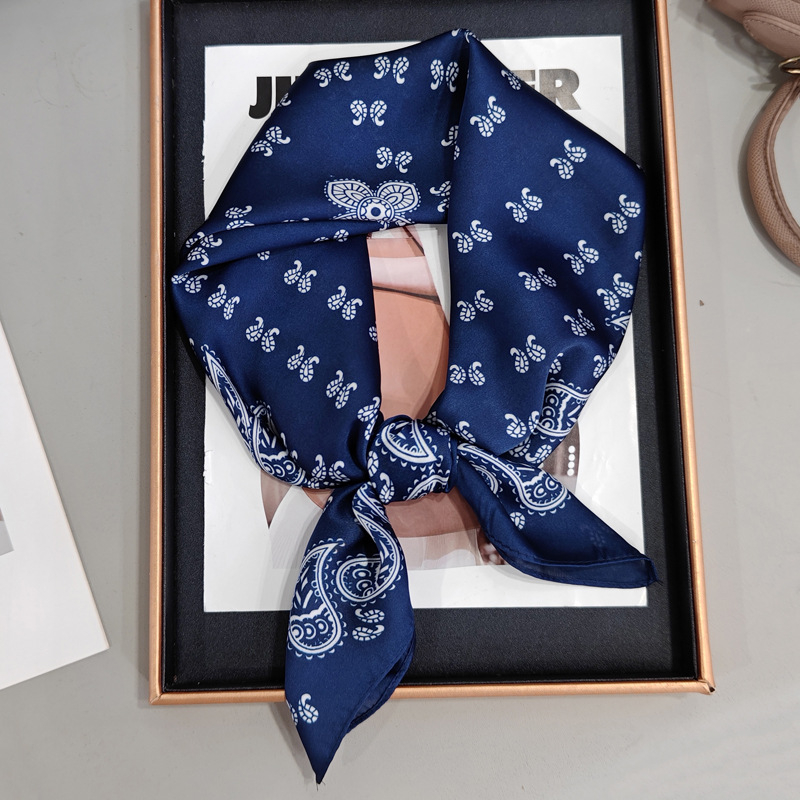 Slavenību iedvesots Paisley kvadrāts šalle ar leoparda rakstu un matu saišu aksesuāru (Poliesteris • crepe audums • vasara • pavasaris 2025)