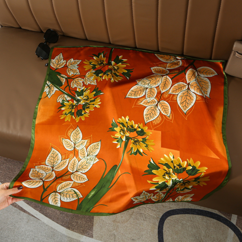 Τετράγωνος φουλάρι σατέν πολυεστέρα με φλοράλ εκτύπωση, κομψό και απλό στυλ (σατέν; πολυεστέρας; τετράγωνος σχεδιασμός; καλοκαίρι 2024)