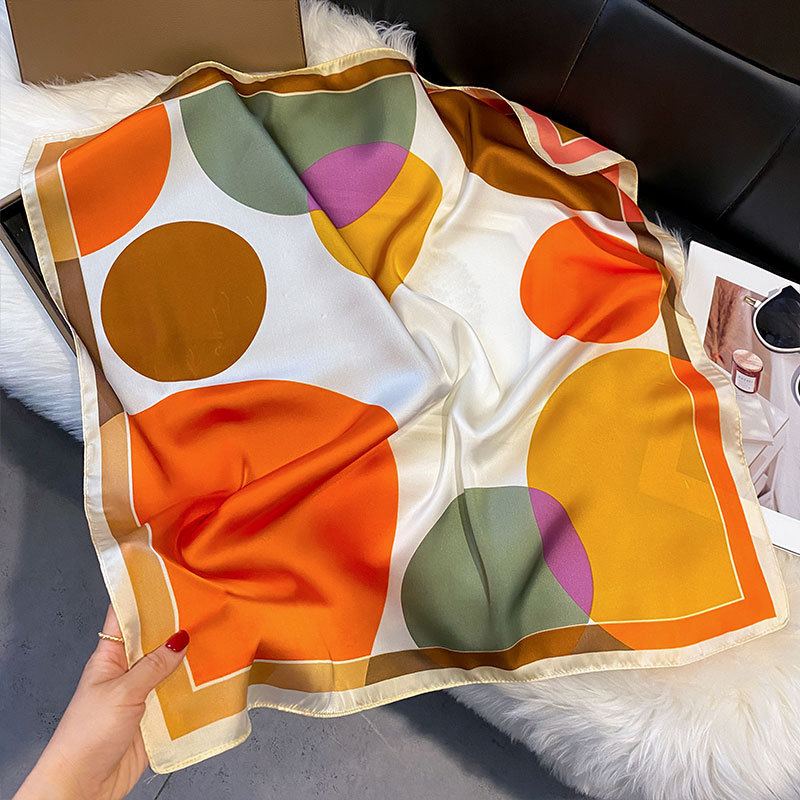 Kvadrātveida šalle no mākslīgā zīda – poliesters, austuv Warp knitting audums, ātri žūst, putekļu aizsardzība, pavasaris–rudens