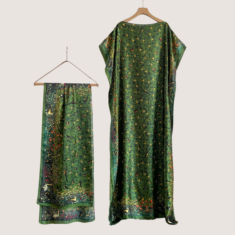 Sieviešu vasaras kleita ar saules aizsardzību no mākslīgā zīda, warp adīta audums, literāri retro stils, vasara 2025