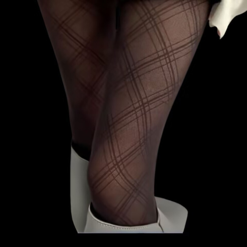 Γυναικείες καλσόν με ρόμβους σε καρό σχέδιο, λεπτό νάιλον, μακρύ σωληνάκι, 30–50% περιεκτικότητα σε νάιλον