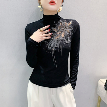 Πλεκτό πουλόβερ με φλοράλ μοτίβο και στρας, βαμβακερή πλέξη, στενή γραμμή, μισουψηλός γιακά, μακριά μανίκια