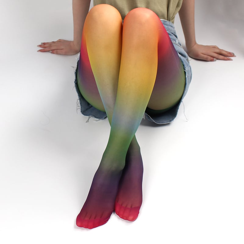 Καλσόν με ουράνιο τόξο σε gradient, λεπτό μίγμα πολυεστέρα-βαμβακιού, 70–80% πολυεστέρα, ιδανικά για φεστιβαλικούς χορούς