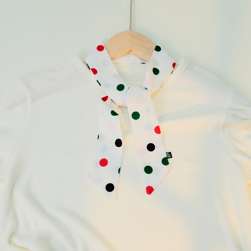 Φουλάρι πολυεστέρα με εκτύπωση πουά, IN στυλ, στενή σιλουέτα εμπνευσμένη από λεπτή γραβάτα, απλή ύφανση, περιεκτικότητα σε πολυεστέρα 81-95%