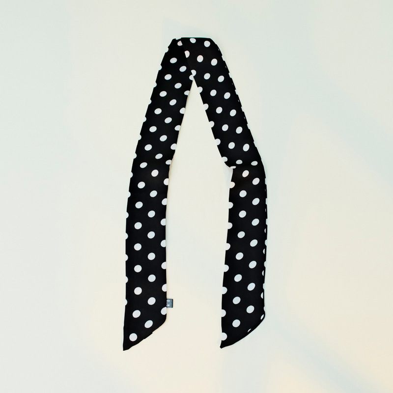 Φουλάρι πολυεστέρα με εκτύπωση πουά, IN στυλ, στενή σιλουέτα εμπνευσμένη από λεπτή γραβάτα, απλή ύφανση, περιεκτικότητα σε πολυεστέρα 81-95%