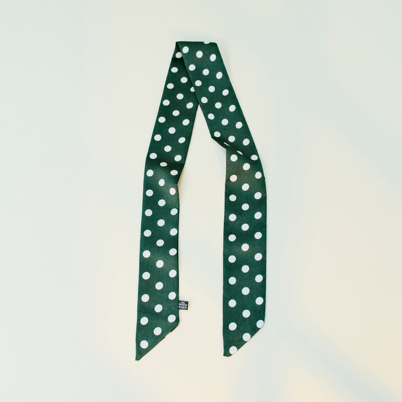 Φουλάρι πολυεστέρα με εκτύπωση πουά, IN στυλ, στενή σιλουέτα εμπνευσμένη από λεπτή γραβάτα, απλή ύφανση, περιεκτικότητα σε πολυεστέρα 81-95%