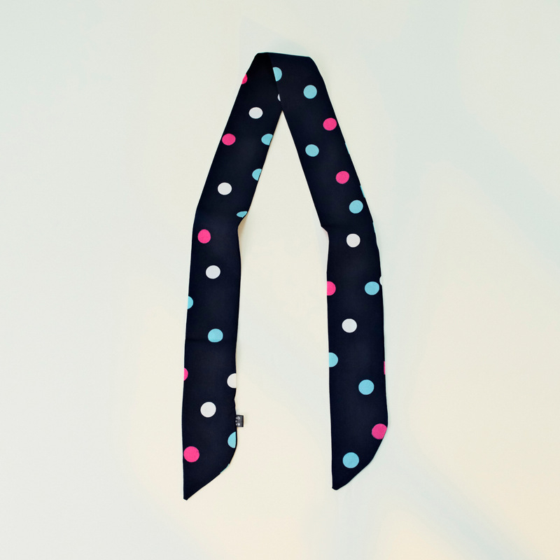 Φουλάρι πολυεστέρα με εκτύπωση πουά, IN στυλ, στενή σιλουέτα εμπνευσμένη από λεπτή γραβάτα, απλή ύφανση, περιεκτικότητα σε πολυεστέρα 81-95%