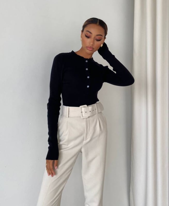 Moteriška viengabalinė kombinezonas su ilgomis rankovėmis, apvaliu kaklu, aukštu liemeniu, Capri ilgio, medvilnės-poliesterio mišinys