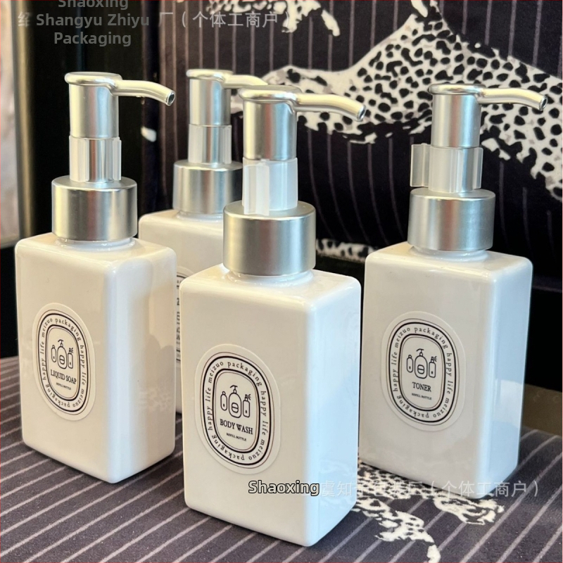 Μπουκάλι λοσιόν για ταξίδι, επίπεδη τετράγωνη μορφή, ματ ασημένια αντλία, υλικό PET, προέλευση Shaoxing, Zhejiang