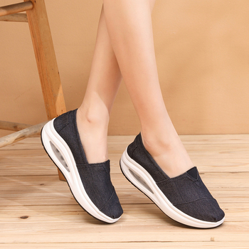 Sieviešu audekla slip-on kurpes, elpojošs tīkla iekšējais materiāls, audekla augšdaļa, kompozīta zole, bieza zole