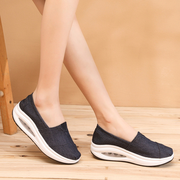 Sieviešu audekla slip-on kurpes, elpojošs tīkla iekšējais materiāls, audekla augšdaļa, kompozīta zole, bieza zole