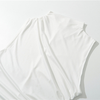 Μίντι φόρεμα χωρίς μανίκια, με ψηλή λαιμόκοψη, πολυεστερικό ύφασμα, εφαρμοστή γραμμή