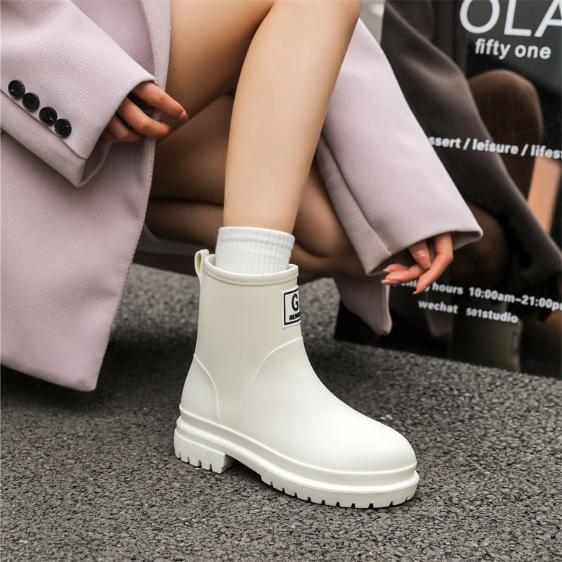 Sieviešu PVC lietus zābaki, bezšuvju konstrukcija, zems papēdis 1–3 cm, četrām sezonām