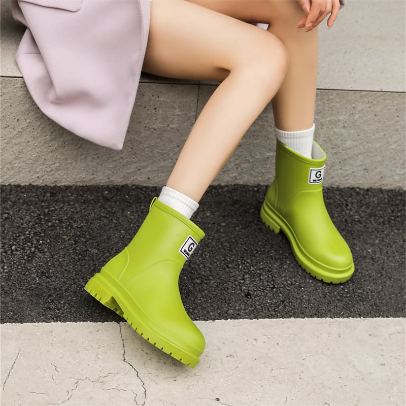 Sieviešu PVC lietus zābaki, bezšuvju konstrukcija, zems papēdis 1–3 cm, četrām sezonām