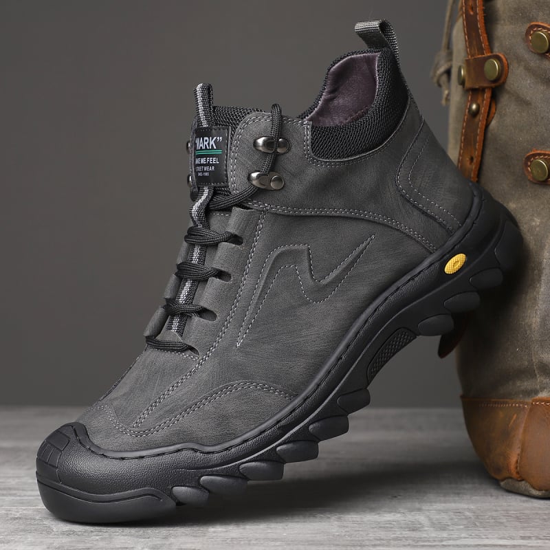 Χειμωνιάτικα μποτάκια χιονιού με γούνινη επάνω επιφάνεια, εσωτερική επένδυση από γούνα προβάτου και αντιολισθητική σόλα από καουτσούκ για τον χειμώνα