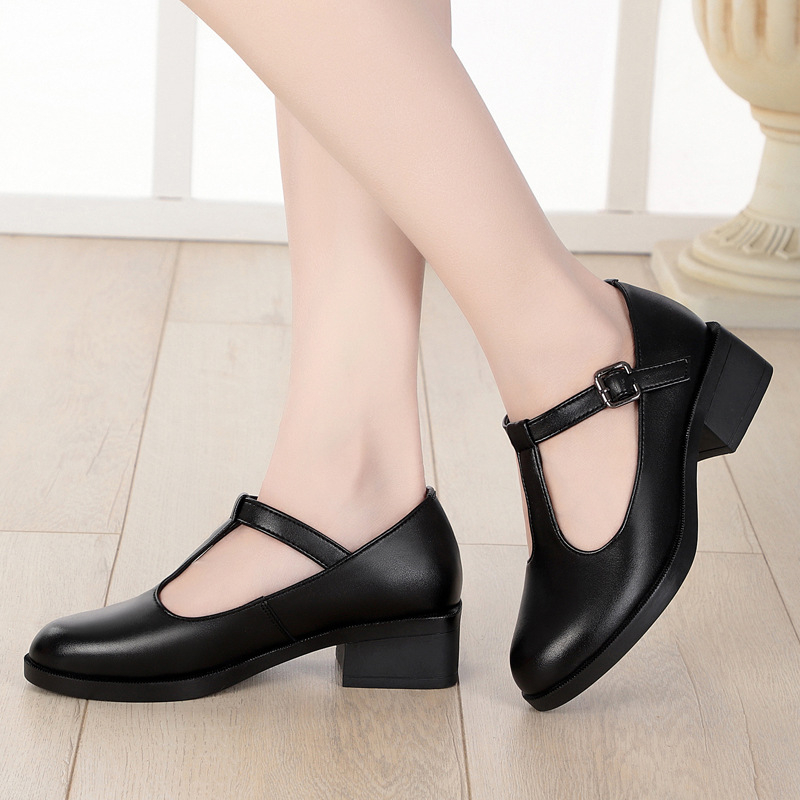 Γυναικείες γόβες με Τ-ζώνη – επάνω μέρος Microfiber, στρογγυλή μύτη, 3-5 cm μεσαίου ύψους τακούνι, καουτσούκ σόλα