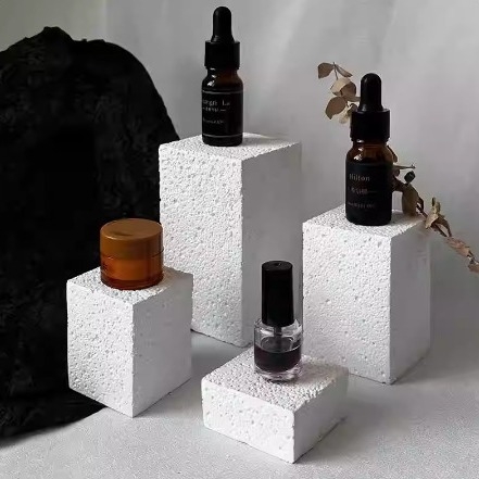 Προθήκη κοσμημάτων: γύψινο πορτρετό λαιμού, καλλιτεχνικό στυλ, καλοκαίρι 2024, προέλευση Χενάν