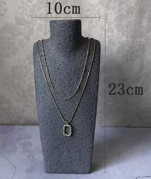 Προθήκη κοσμημάτων: γύψινο πορτρετό λαιμού, καλλιτεχνικό στυλ, καλοκαίρι 2024, προέλευση Χενάν