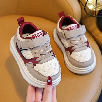 Παιδικά αθλητικά παπούτσια με Velcro, επάνω μέρος από συνθετικό δέρμα, χαμηλό ύψος, καουτσούκ σόλα, αντιολίσθηση