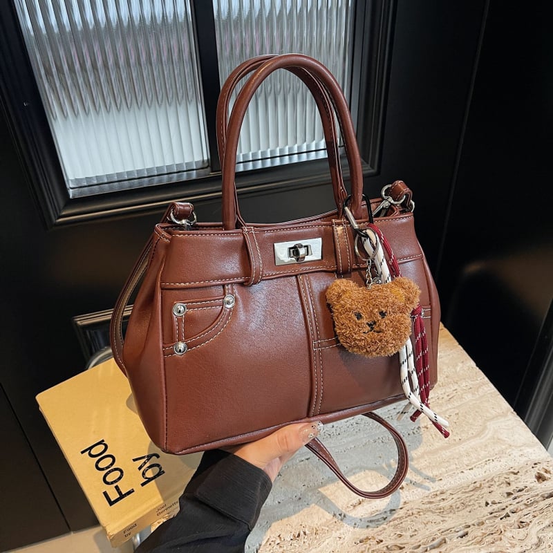 Τσάντα χειρός Kelly από PU υλικό, ορθογώνιο οριζόντιο σχήμα, άνοιγμα με latch, εσωτερική τσέπη με φερμουάρ, επένδυση πολυεστέρα