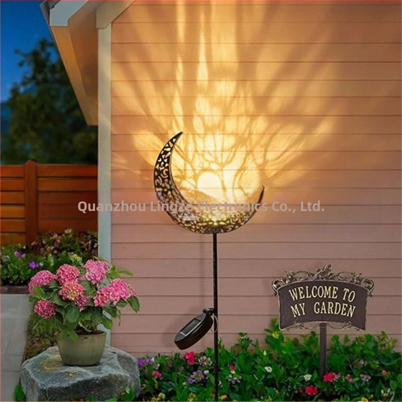 Соларна градинска лампа с кована луна – ажурен мотив, LED 0.5W, IP65, 6–12 ч, модел LZBK-TY-23001