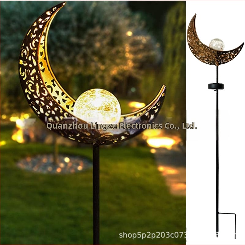 Соларна градинска лампа с кована луна – ажурен мотив, LED 0.5W, IP65, 6–12 ч, модел LZBK-TY-23001
