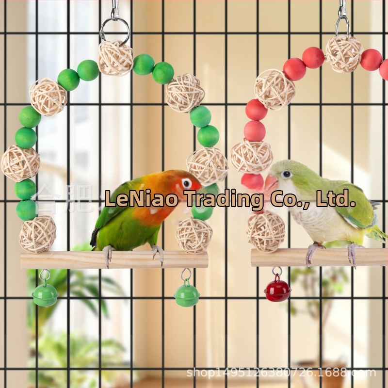 Papagájová hojdačková hračka pre vtáky — neimportovaná; domáci výrobok