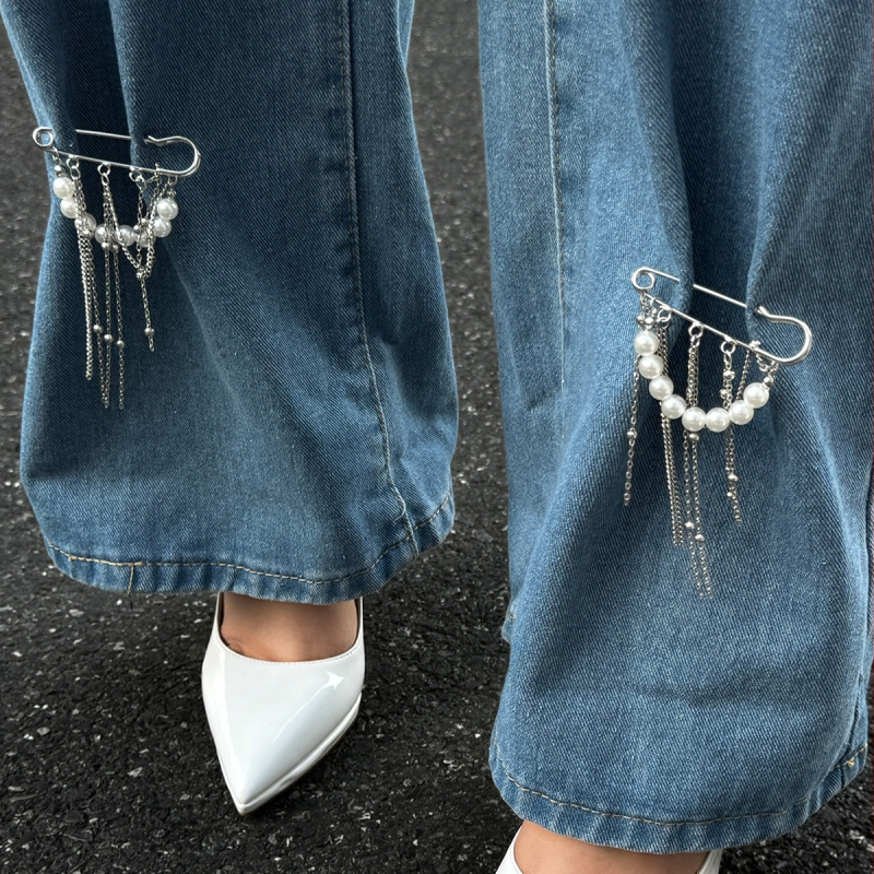 Geometriska broša ar imitētām pērlītēm un pūkstošu ķēdi, elektroplaķēts pārklājums, sieviešu INS stila aksesuārs, dekoratīvs un regulējams