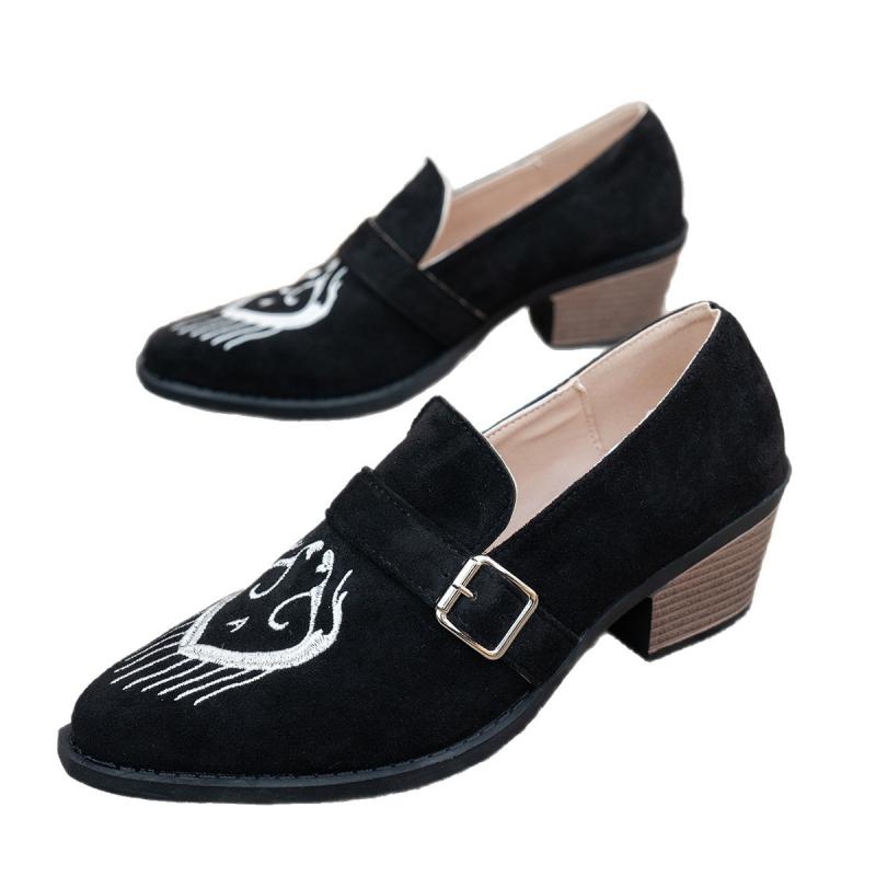 Sieviešu zamšādas kurpes ar smailu purnu, slip-on, vidēja augstuma klinveida papēdis 3–5 cm, ādas odere.