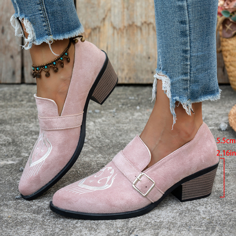 Sieviešu zamšādas kurpes ar smailu purnu, slip-on, vidēja augstuma klinveida papēdis 3–5 cm, ādas odere.