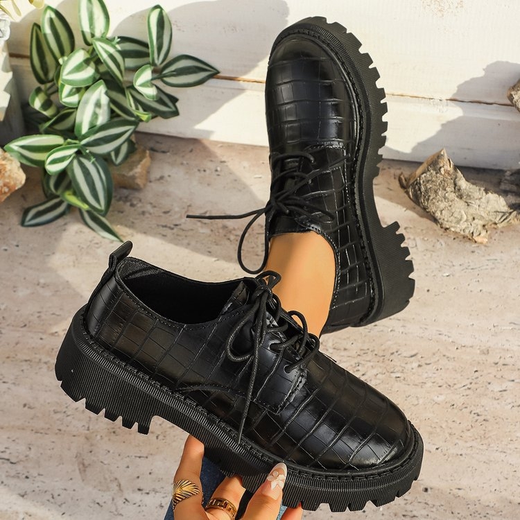 Sieviešu ādas mokasīni ar apaļu purnu, PU augšdaļa, gumijas zole, šņorēšana, vidējais papēdis 3–6 cm